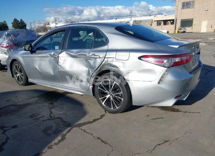 Photo 3 of 2019 Toyota Camry SE (VIN 4T1B11HK8KU810338)