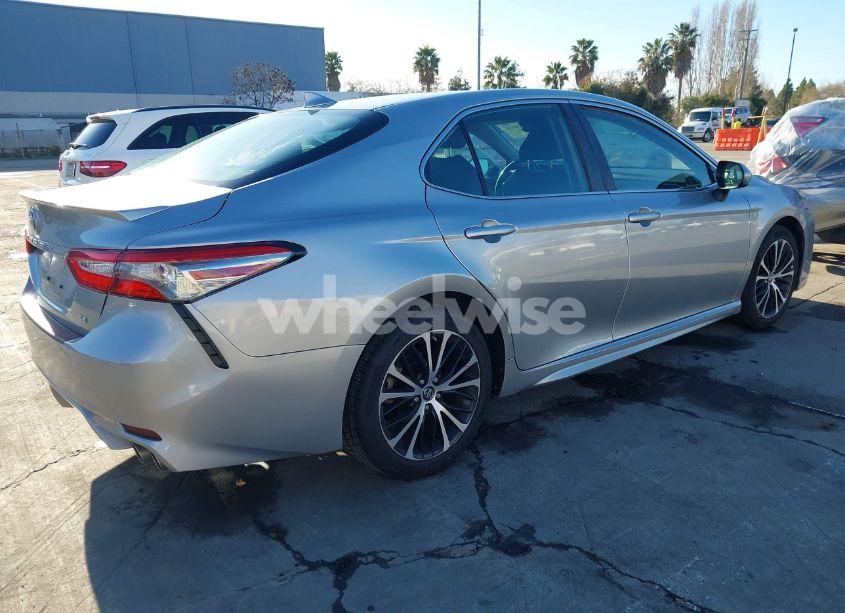 Photo 4 of 2019 Toyota Camry SE (VIN 4T1B11HK8KU810338)