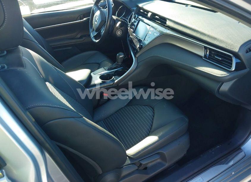 Photo 5 of 2019 Toyota Camry SE (VIN 4T1B11HK8KU810338)