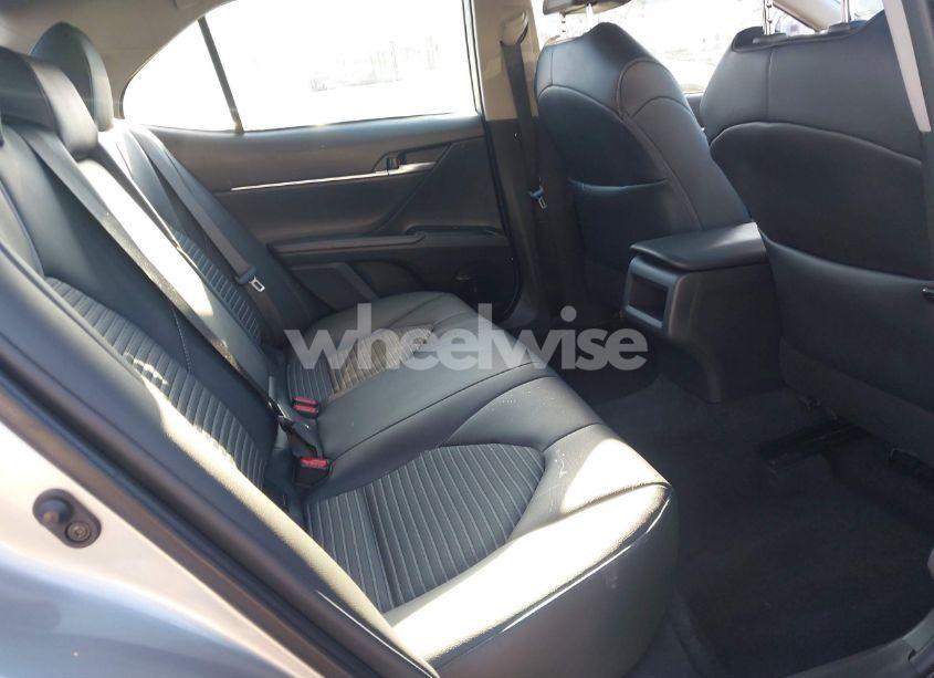 Photo 8 of 2019 Toyota Camry SE (VIN 4T1B11HK8KU810338)