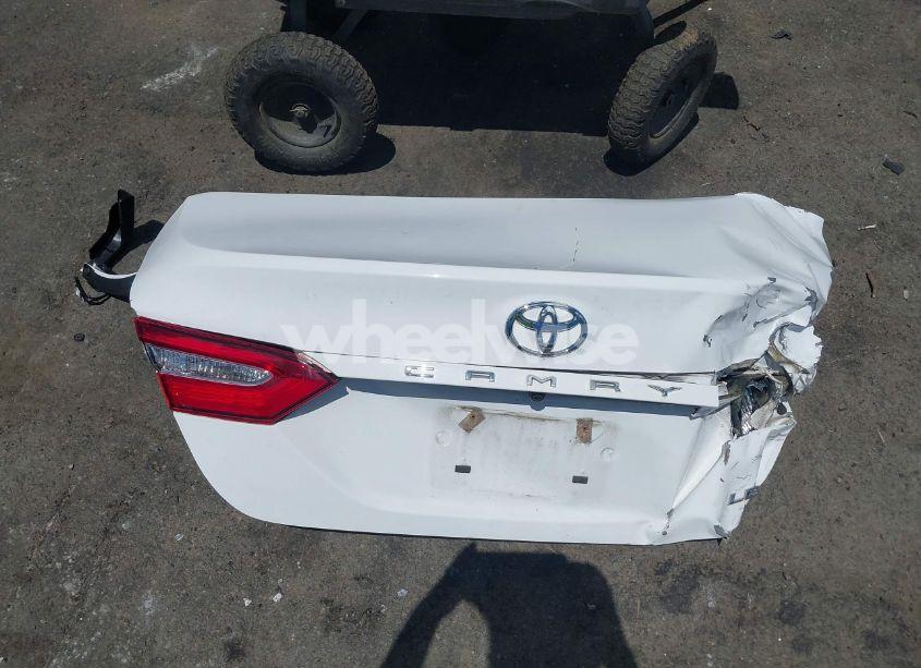 Photo 12 of 2019 Toyota Camry L/LE/SE/XLE (VIN 4T1B11HK8KU819010)