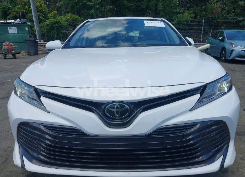 Photo 13 of 2019 Toyota Camry L/LE/SE/XLE (VIN 4T1B11HK8KU819010)