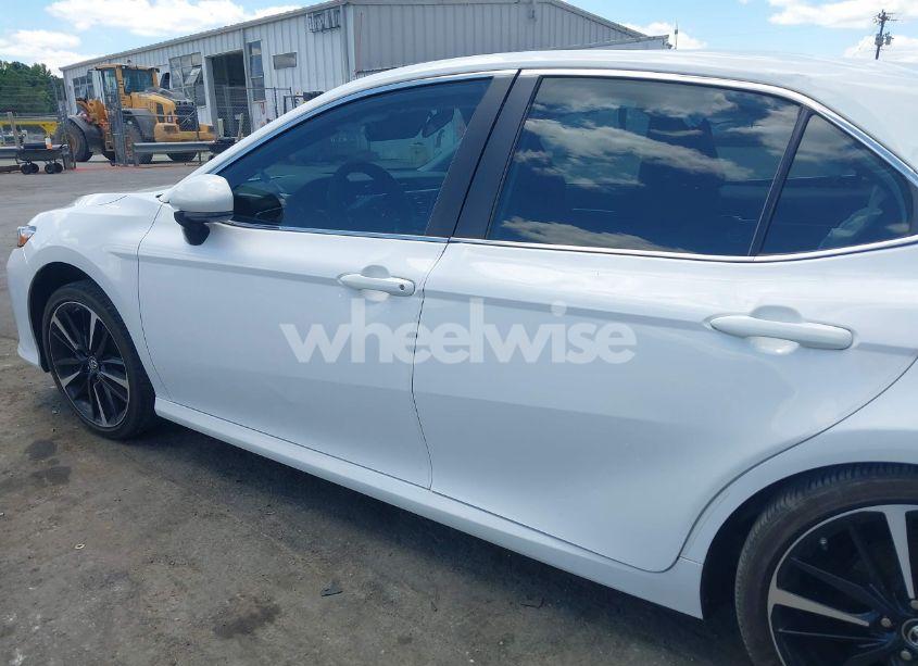 Photo 15 of 2019 Toyota Camry L/LE/SE/XLE (VIN 4T1B11HK8KU819010)