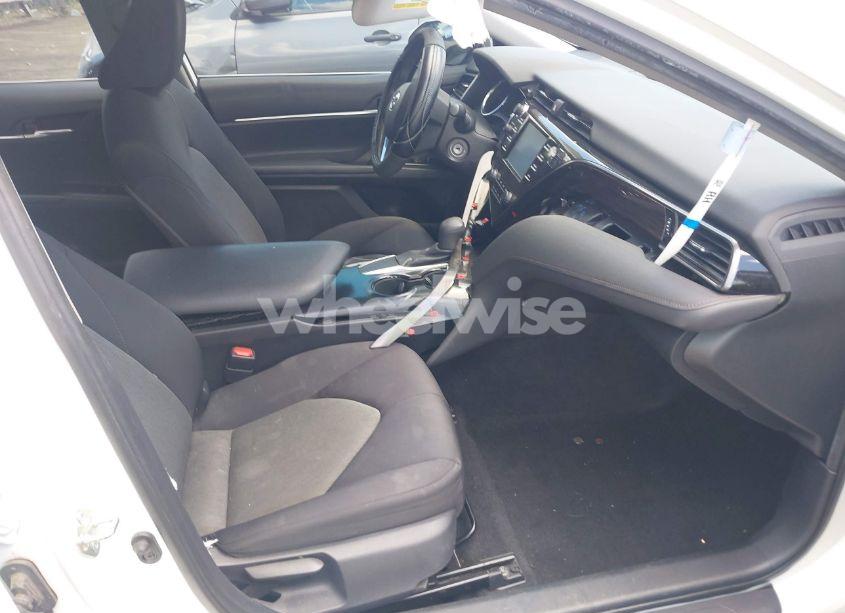 Photo 5 of 2019 Toyota Camry L/LE/SE/XLE (VIN 4T1B11HK8KU819010)