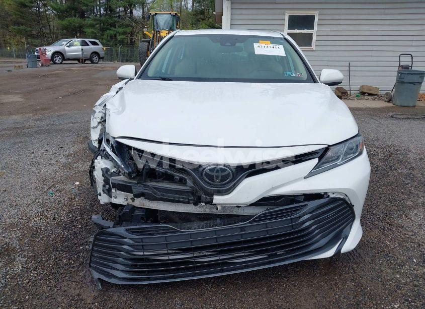 Photo 13 of 2019 Toyota Camry LE (VIN 4T1B11HK8KU819721)