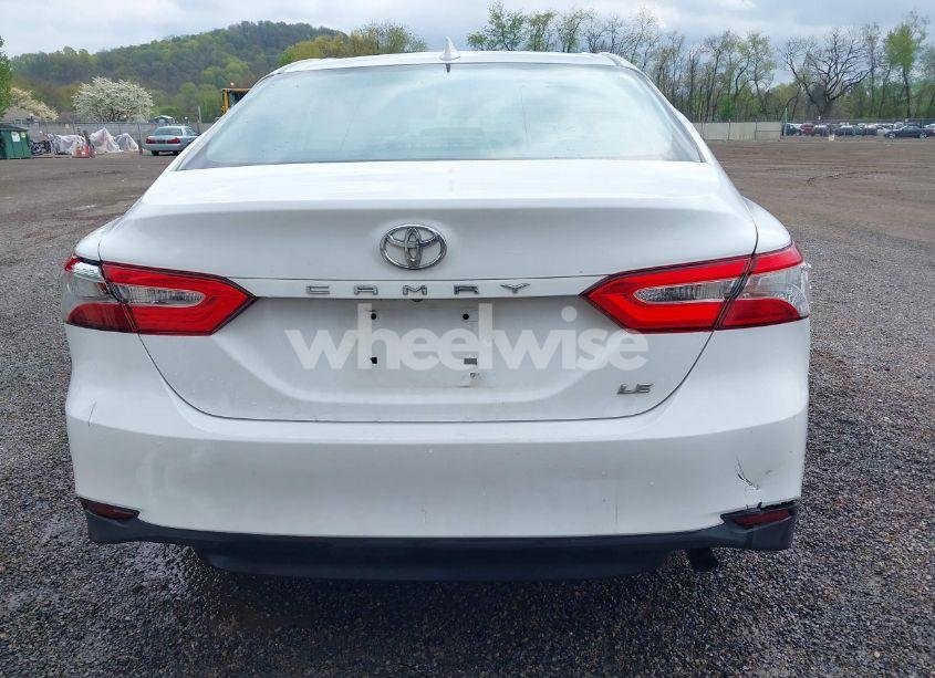 Photo 17 of 2019 Toyota Camry LE (VIN 4T1B11HK8KU819721)