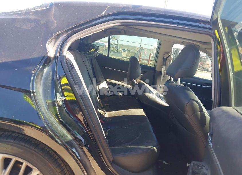 Photo 8 of 2019 Toyota Camry XLE (VIN 4T1B11HK8KU820433)