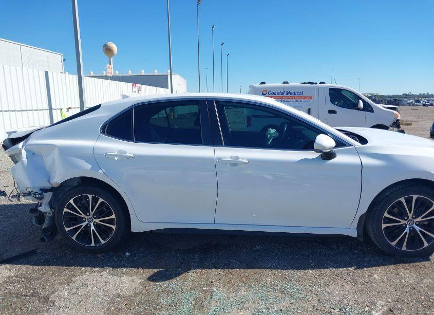 Photo 14 of 2019 Toyota Camry SE (VIN 4T1B11HK8KU827012)