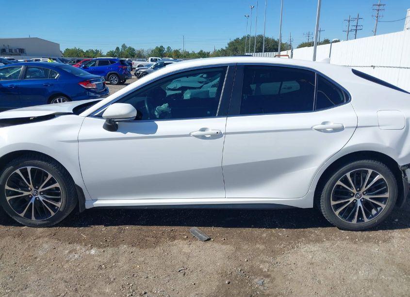 Photo 15 of 2019 Toyota Camry SE (VIN 4T1B11HK8KU827012)