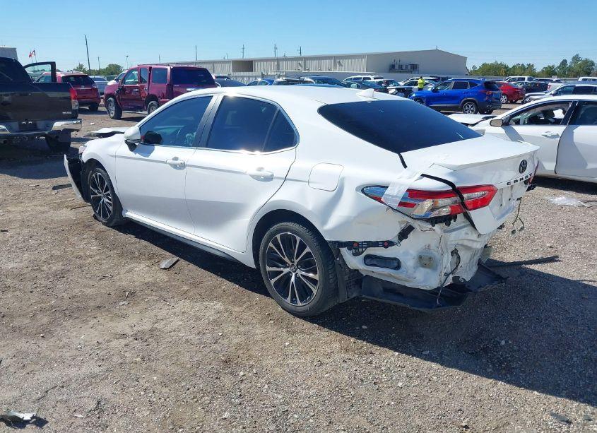 Photo 3 of 2019 Toyota Camry SE (VIN 4T1B11HK8KU827012)