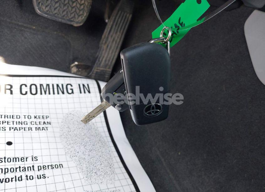 Photo 11 of 2019 Toyota Camry LE (VIN 4T1B11HK8KU830802)