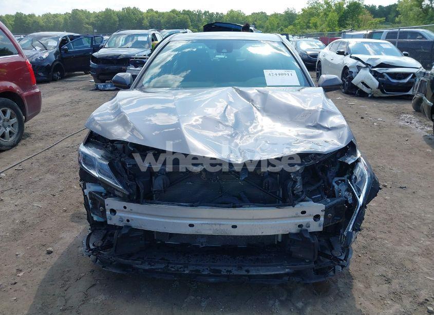 Photo 13 of 2019 Toyota Camry LE (VIN 4T1B11HK8KU830802)