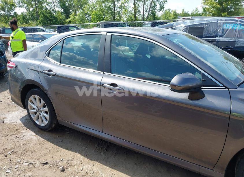 Photo 14 of 2019 Toyota Camry LE (VIN 4T1B11HK8KU830802)