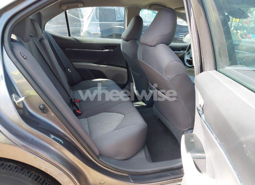 Photo 8 of 2019 Toyota Camry LE (VIN 4T1B11HK8KU830802)