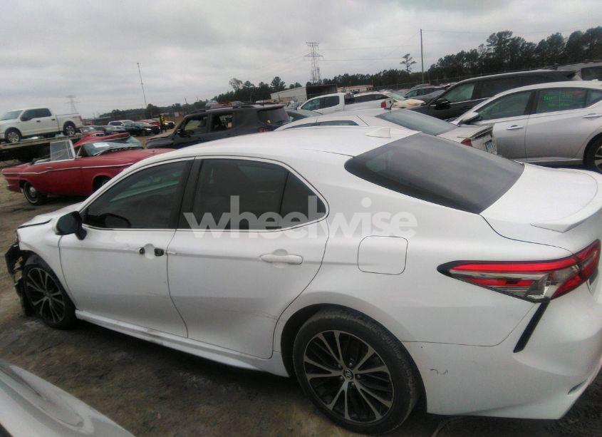 Photo 13 of 2019 Toyota Camry SE (VIN 4T1B11HK8KU836521)