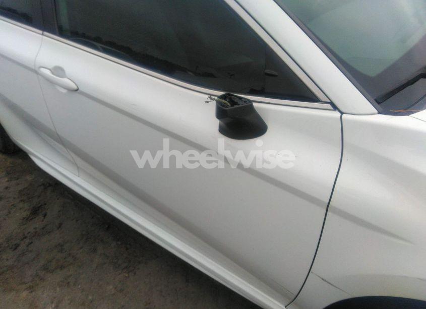 Photo 18 of 2019 Toyota Camry SE (VIN 4T1B11HK8KU836521)