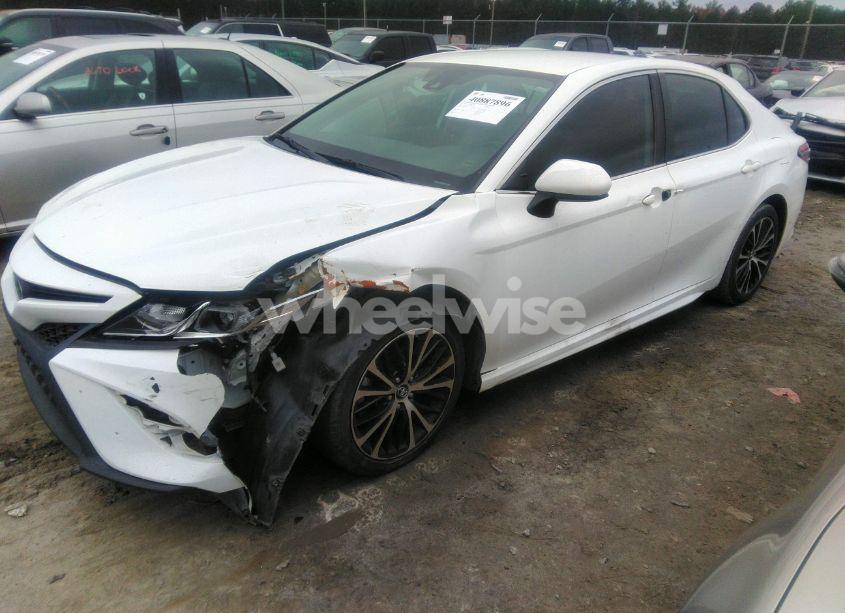 Photo 2 of 2019 Toyota Camry SE (VIN 4T1B11HK8KU836521)