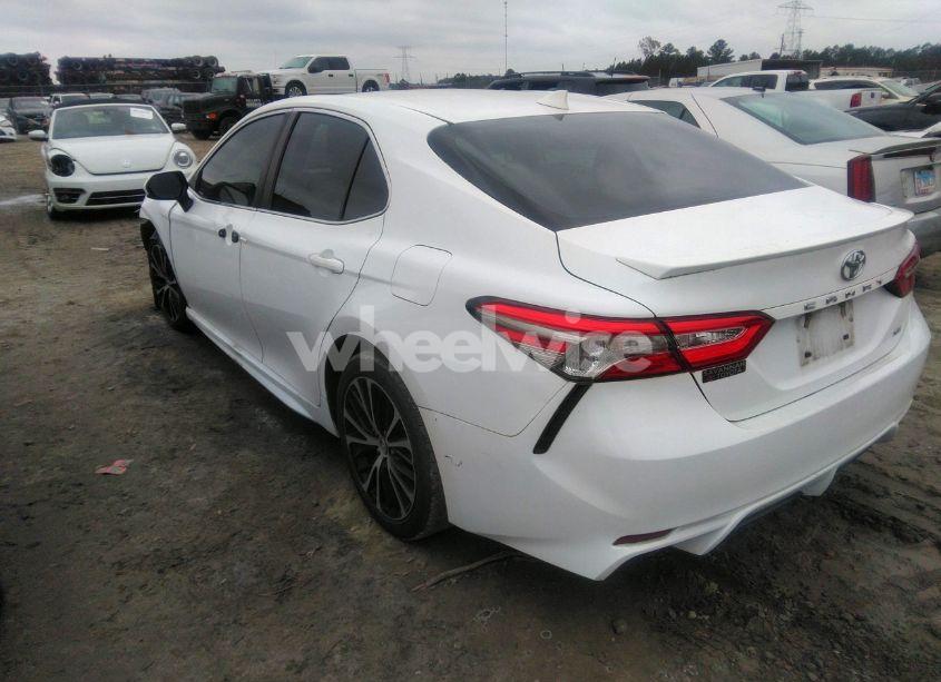 Photo 3 of 2019 Toyota Camry SE (VIN 4T1B11HK8KU836521)