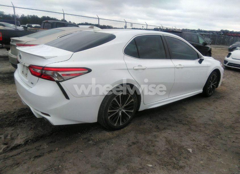 Photo 4 of 2019 Toyota Camry SE (VIN 4T1B11HK8KU836521)