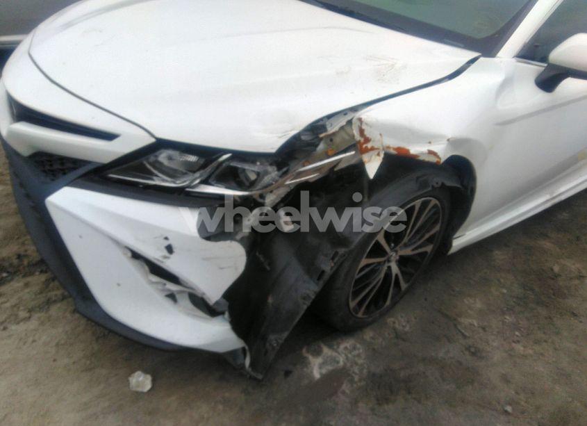 Photo 6 of 2019 Toyota Camry SE (VIN 4T1B11HK8KU836521)