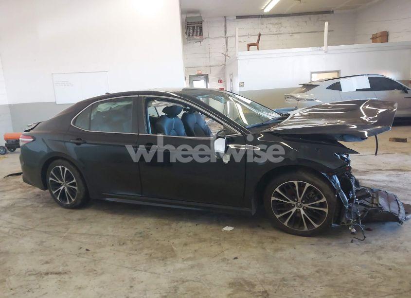 Photo 14 of 2019 Toyota Camry L/LE/XLE/SE/XSE (VIN 4T1B11HK8KU842044)