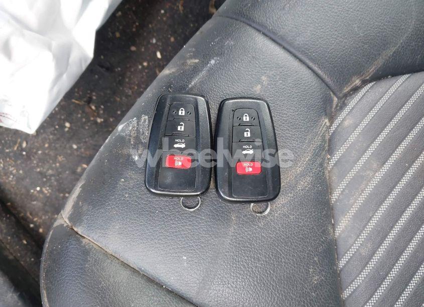 Photo 11 of 2019 Toyota Camry SE (VIN 4T1B11HK8KU843601)