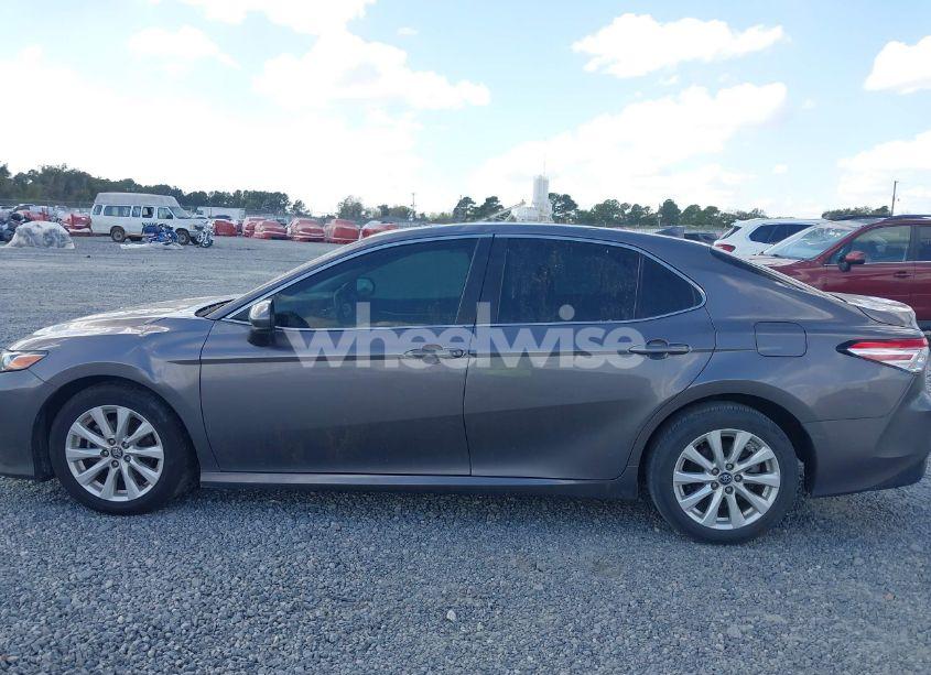 Photo 14 of 2019 Toyota Camry LE (VIN 4T1B11HK8KU846241)