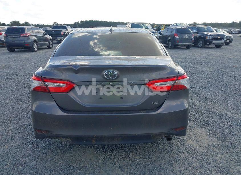 Photo 16 of 2019 Toyota Camry LE (VIN 4T1B11HK8KU846241)