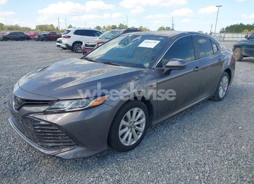 Photo 2 of 2019 Toyota Camry LE (VIN 4T1B11HK8KU846241)