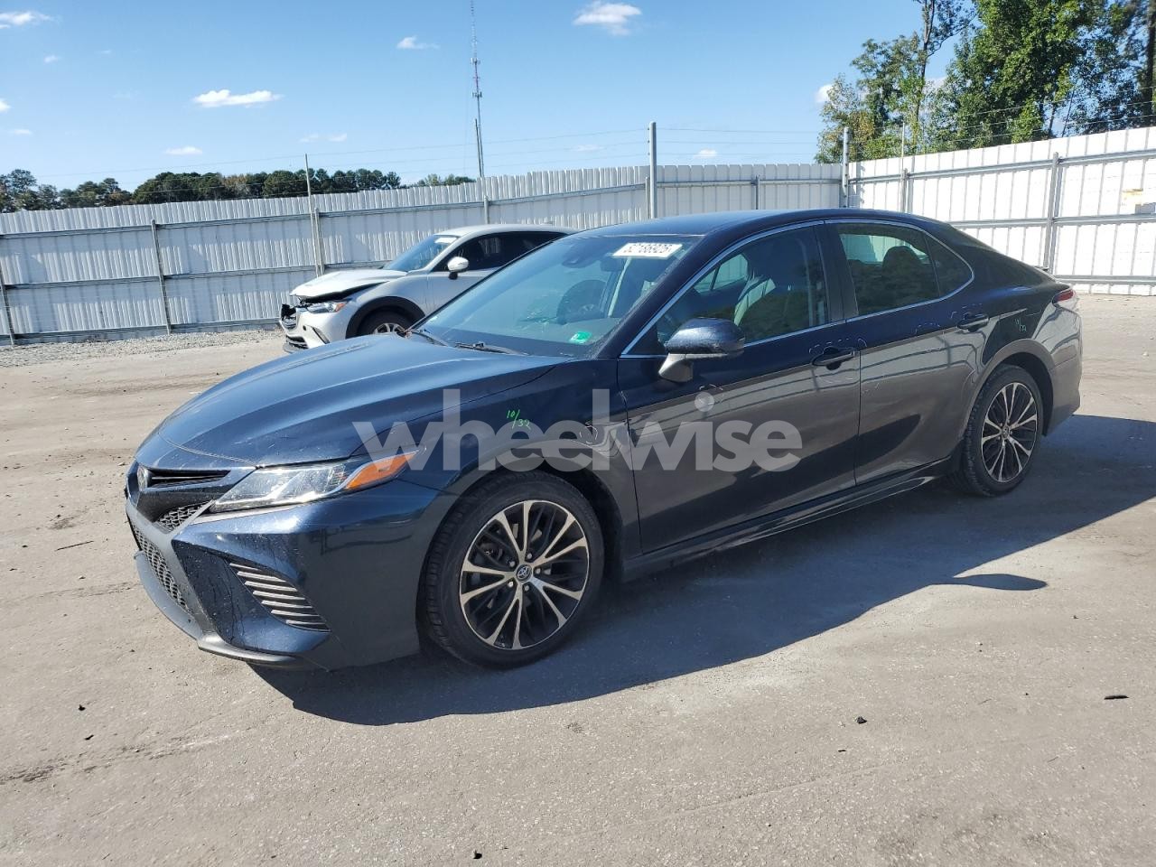 2019 TOYOTA CAMRY L (VIN 4T1B11HK8KU850340) main photo