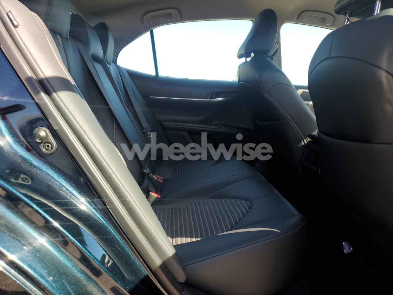 Photo 10 of 2019 TOYOTA CAMRY L (VIN 4T1B11HK8KU850340)