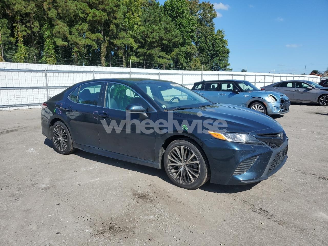 Photo 4 of 2019 TOYOTA CAMRY L (VIN 4T1B11HK8KU850340)