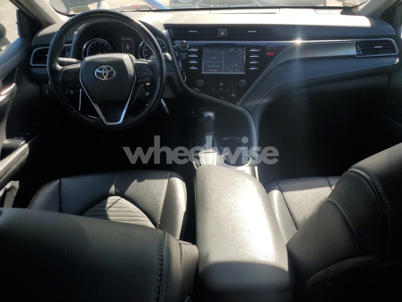 Photo 8 of 2019 TOYOTA CAMRY L (VIN 4T1B11HK8KU850340)