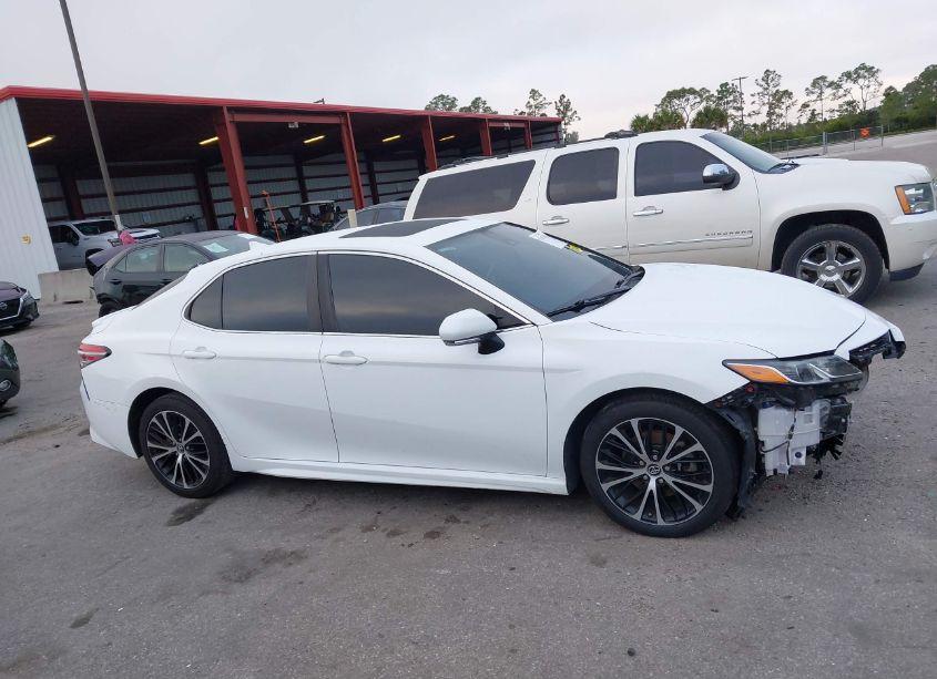 Photo 14 of 2019 Toyota Camry SE (VIN 4T1B11HK8KU855778)