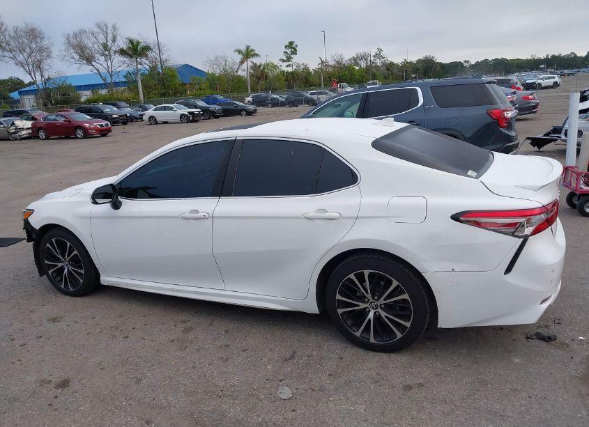 Photo 15 of 2019 Toyota Camry SE (VIN 4T1B11HK8KU855778)