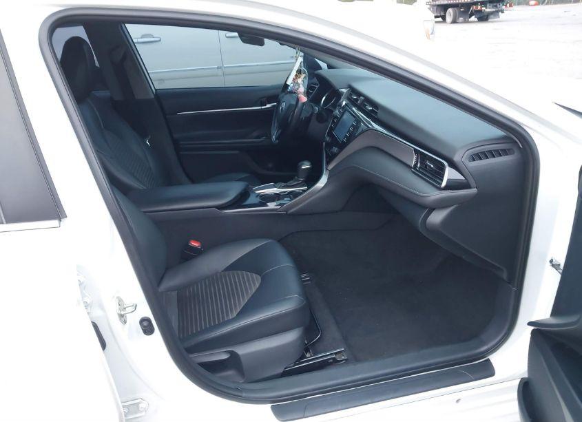 Photo 5 of 2019 Toyota Camry SE (VIN 4T1B11HK8KU855778)