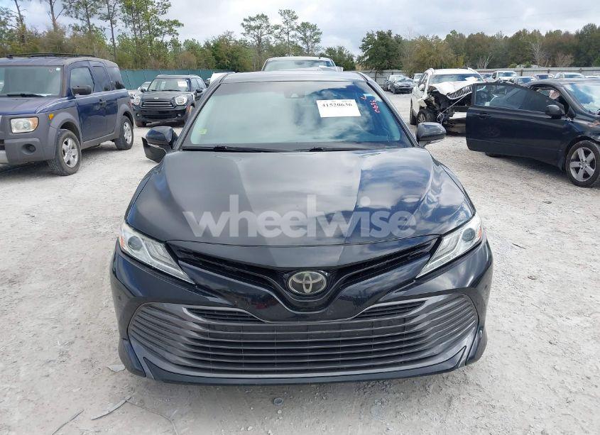 Photo 13 of 2018 Toyota Camry XLE (VIN 4T1B11HK9JU007729)