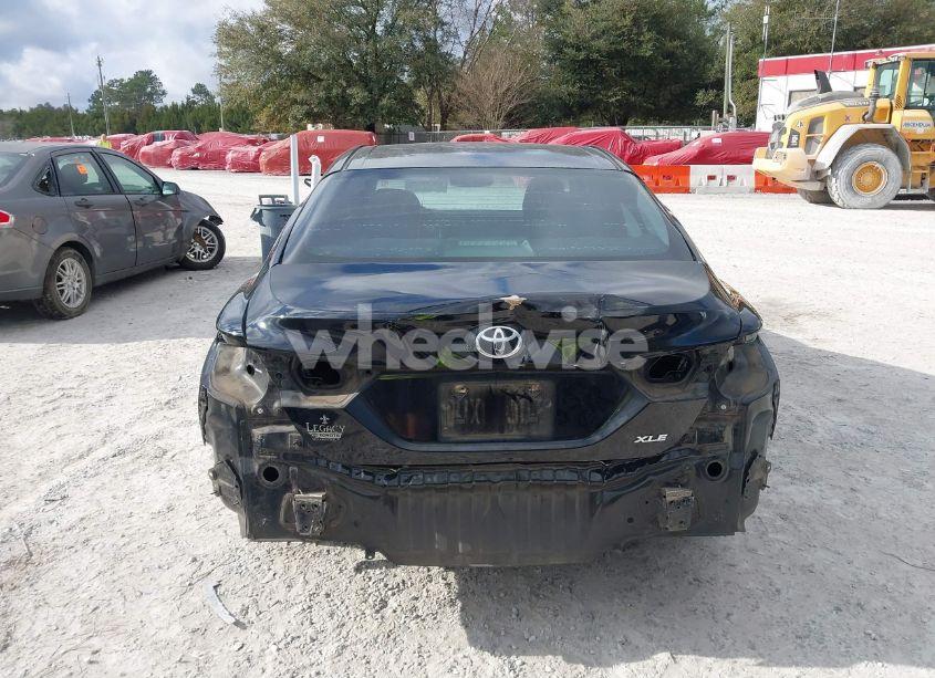 Photo 17 of 2018 Toyota Camry XLE (VIN 4T1B11HK9JU007729)