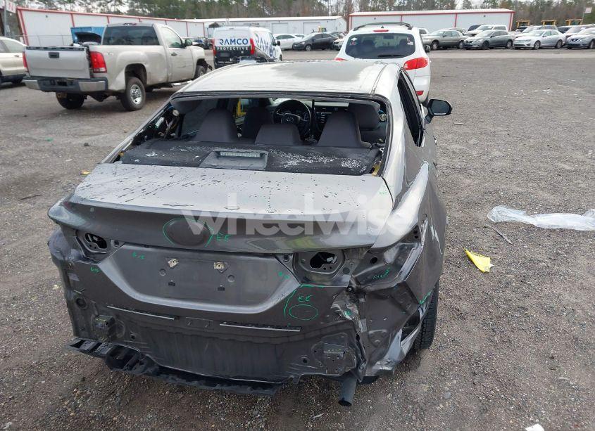 Photo 6 of 2018 Toyota Camry LE (VIN 4T1B11HK9JU015703)