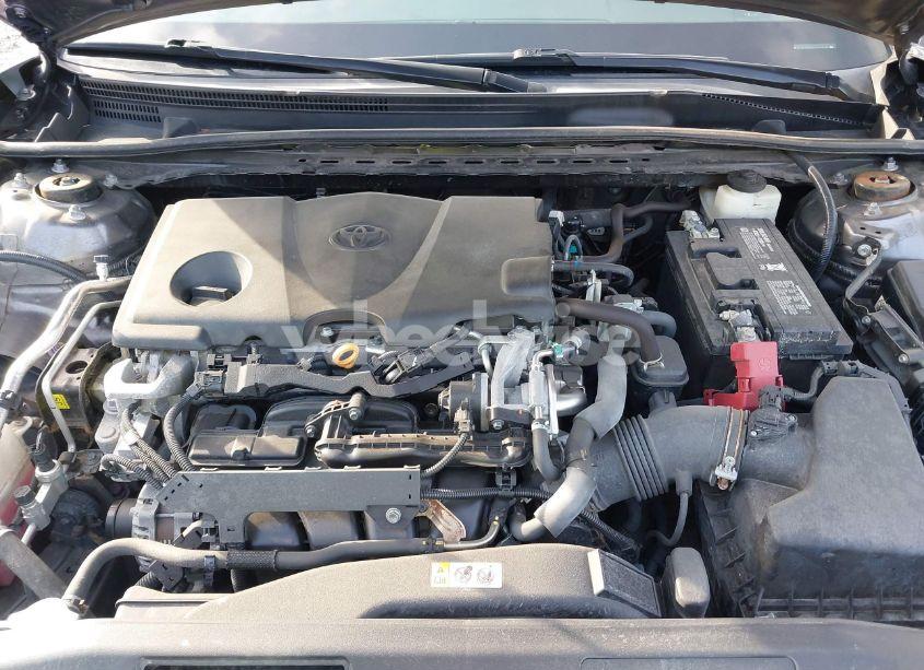 Photo 10 of 2018 Toyota Camry XLE (VIN 4T1B11HK9JU032419)