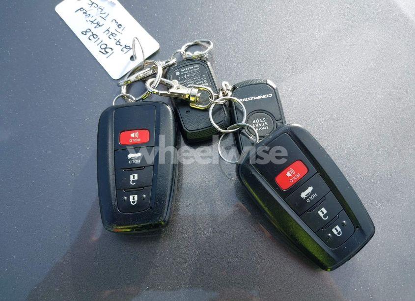 Photo 11 of 2018 Toyota Camry XLE (VIN 4T1B11HK9JU032419)