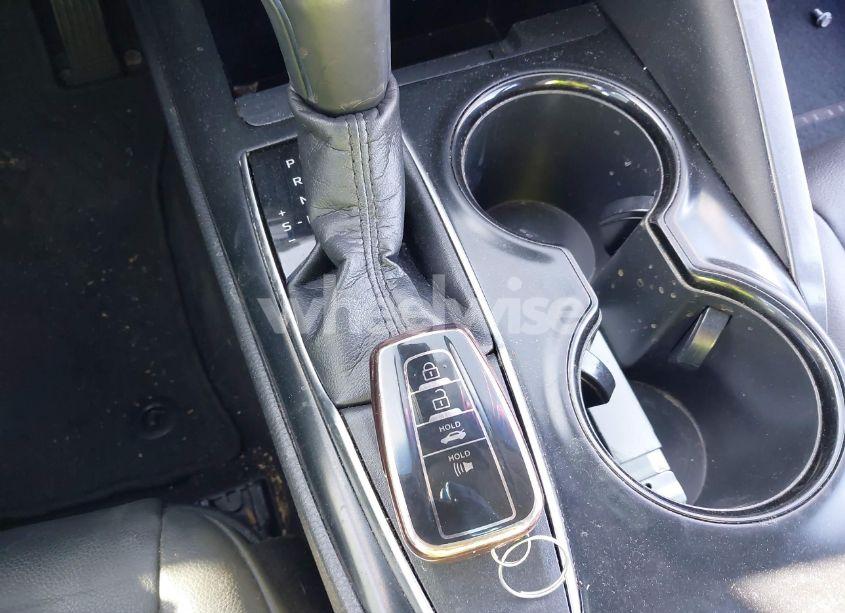 Photo 11 of 2018 Toyota Camry SE (VIN 4T1B11HK9JU033120)