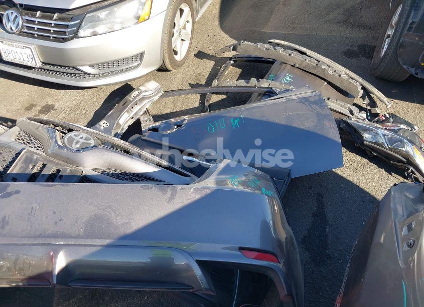 Photo 12 of 2018 Toyota Camry SE (VIN 4T1B11HK9JU033120)