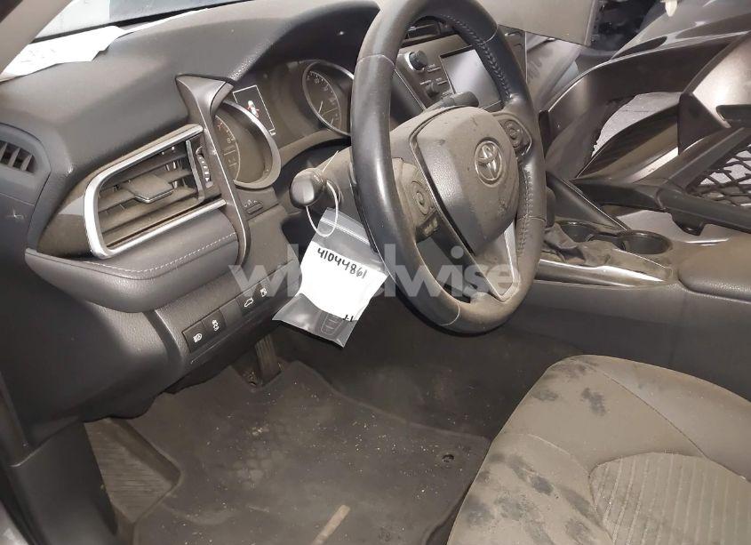 Photo 18 of 2018 Toyota Camry SE (VIN 4T1B11HK9JU033120)