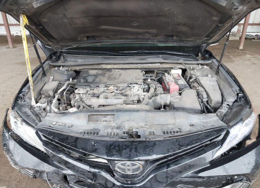 Photo 10 of 2018 Toyota Camry XLE (VIN 4T1B11HK9JU060107)