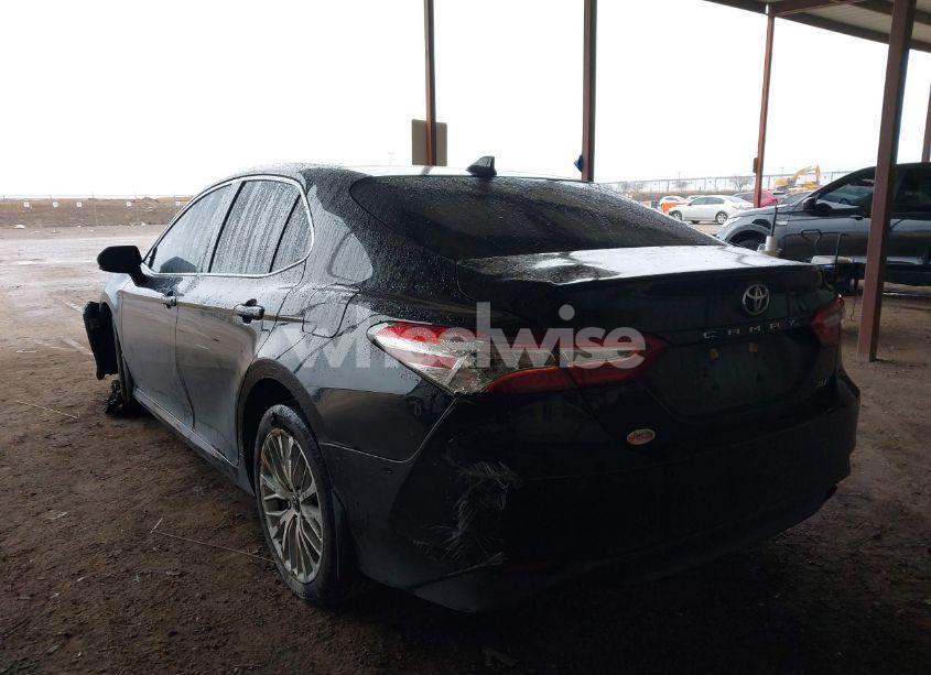 Photo 3 of 2018 Toyota Camry XLE (VIN 4T1B11HK9JU060107)