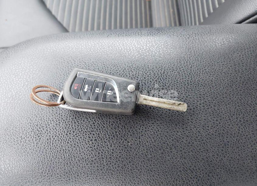 Photo 11 of 2018 Toyota Camry SE (VIN 4T1B11HK9JU071852)