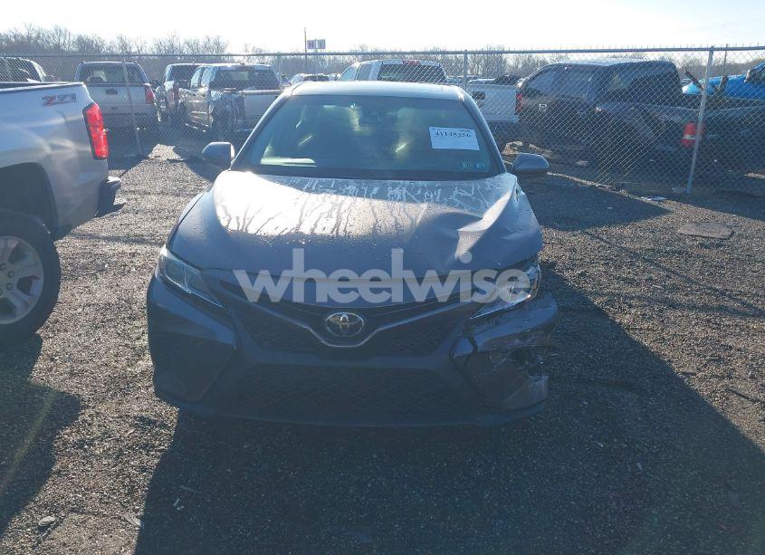 Photo 12 of 2018 Toyota Camry SE (VIN 4T1B11HK9JU071852)