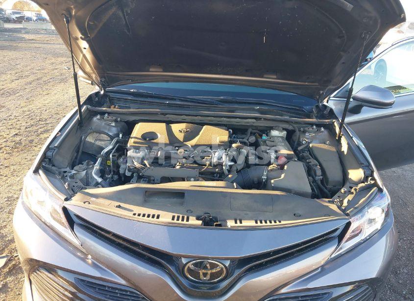 Photo 10 of 2018 Toyota Camry LE (VIN 4T1B11HK9JU119186)