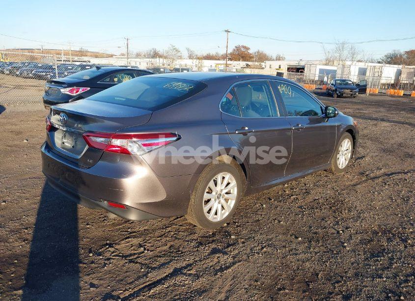 Photo 4 of 2018 Toyota Camry LE (VIN 4T1B11HK9JU119186)